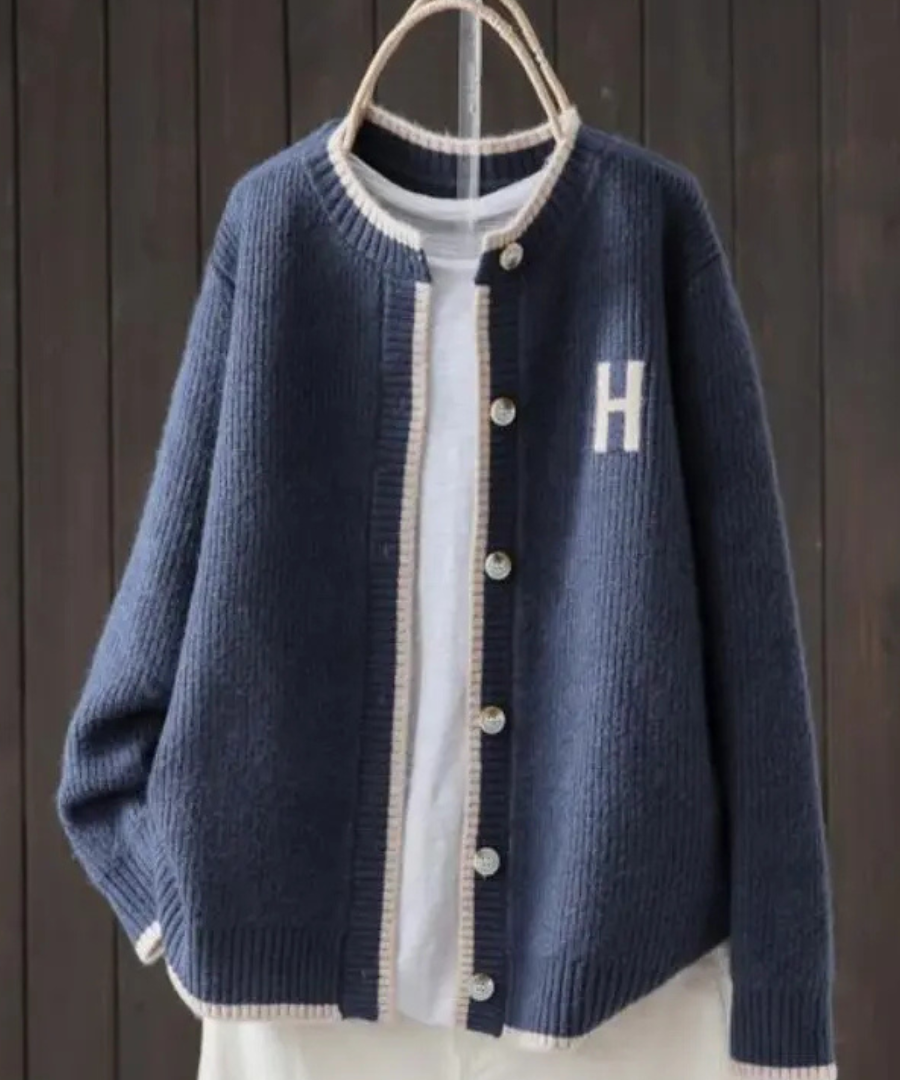 Helena - Classic Cardigan