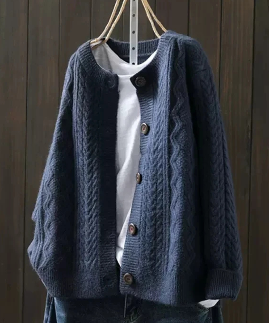 Lorença - Knitted Cable Cardigan