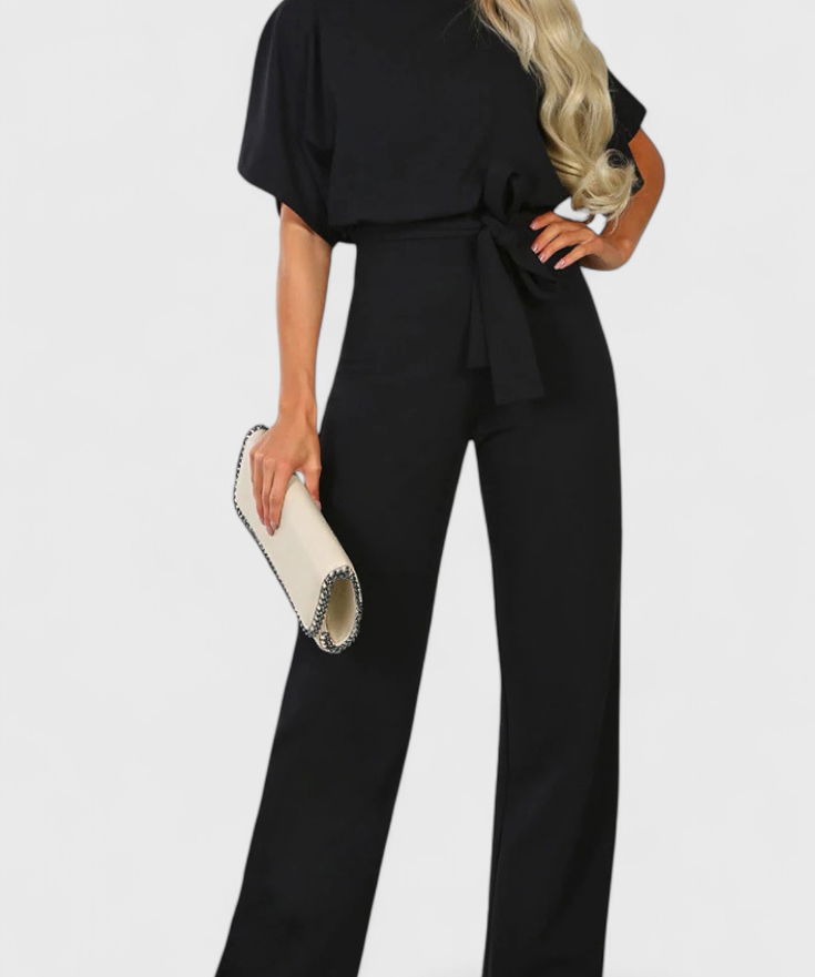 Evie Mono Chic with Fluid Silhouette